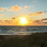 12 Person In Thyboron-by Traum * Thyborøn