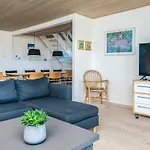 12 Person In Thyboron-by Traum Thyborøn