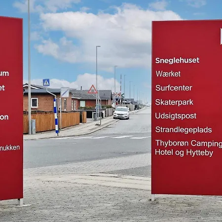 12 Person In Thyboron-by Traum * Thyborøn